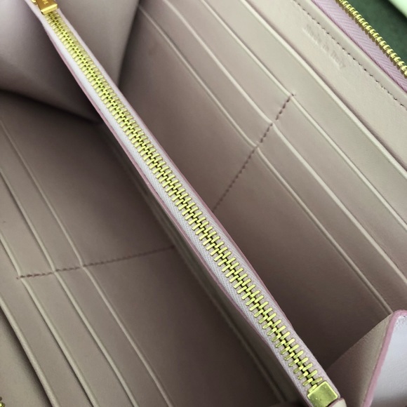 💯% Authentic Celine Large Zipped Wallet - Picture 5 of 6